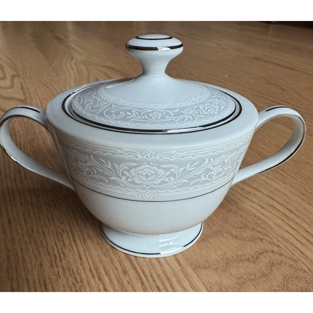 Vintage Sone China Japan 2476 Stream Covered Sugar Bowl - Pristine Platinum Trim